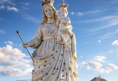 Monumento a la Virgen del Socavón